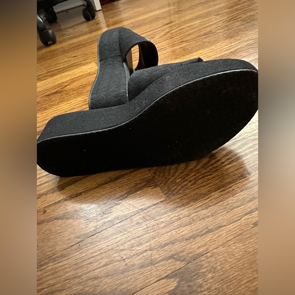Micheal Kors Logo Wedge Sandal - Picture 4 of 4